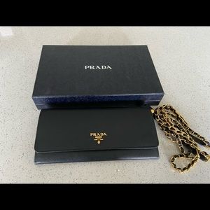 Prada wallet on chain